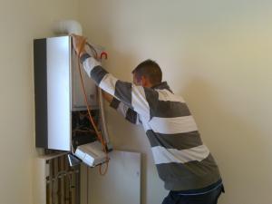 professional Lewisville water heater repair technician